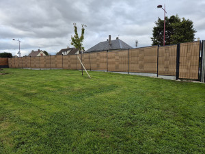 Photo de galerie - Forage et pose de cloture et occultants