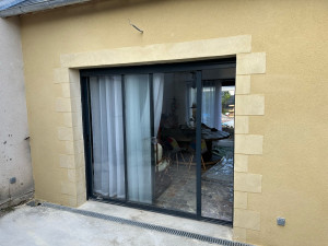 Photo de galerie - Réalisation de fausses pierres en enduit 