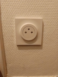 Photo de galerie - Voici un changement de prise effectué chez un client 