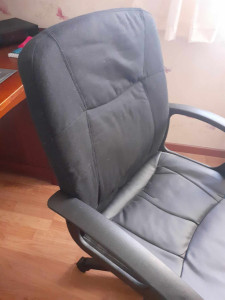 Photo de galerie - Réalisation de l habillage de chaise de bureau 