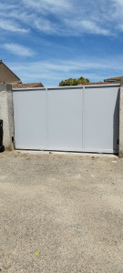 Photo de galerie - Réalisation d'un portail coulissant 