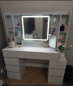 Photo de galerie - Coiffeuse