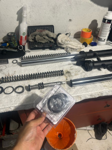 Photo de galerie - Remplacement de joint spy moto