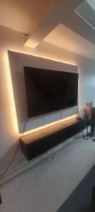 Photo de galerie - Fabrication de meubles tv en BA13 avec néon le intégré 