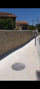 Photo de galerie - Continuité mur crépis fausse pierre 