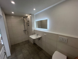 Photo de galerie - Rénovation complète de salle de bain – pose carrelage, finitions et installation