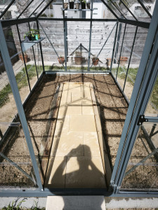 Photo de galerie - Montage et pose et aménagement de serre .
