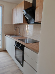 Photo de galerie - Poser meuble cuisine à crédence...