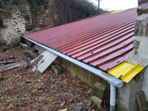 Photo de galerie - Réparation et installation de nouvelles gouttières avec raccordements à l'EP