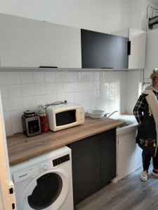 Photo de galerie - Montage cuisine meuble haut bas pose plan de travail 