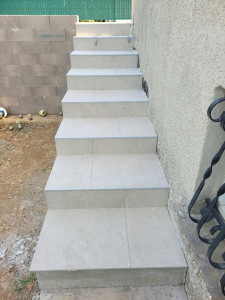 Photo de galerie - 60×60 
escaliers 
