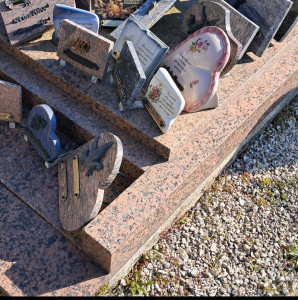 Photo de galerie - Nettoyage des tombes, des appts entre locataires
 ou des gîtes 
