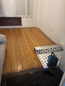 Photo de galerie - Ancien sol sur lequel je suis venu poser un parquet flottant 