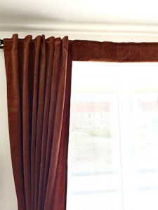 Photo de galerie - Création de la cantonnière.