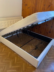 Photo de galerie - Montage d’un lit lumineux