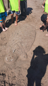 Photo de galerie - Réalisation d'une tortue en sand art
