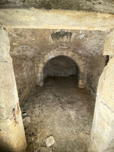 Photo de galerie - Cave Nîmes avant travaux...