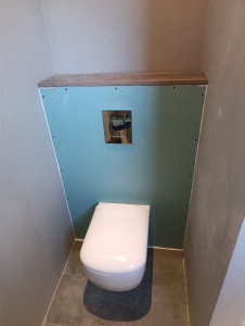 Photo de galerie - Construction et installation d'un WC suspendu 