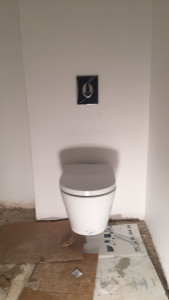 Photo de galerie - Pose toilettes suspendu 