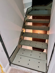 Photo de galerie - Pose d’un escalier sur mesure 