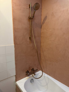 Photo de galerie - Pose d’une robinetterie de douche 