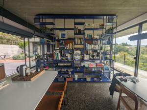 Photo de galerie - Construction de Bibliothèque / garde corps sur mesure, en acier.