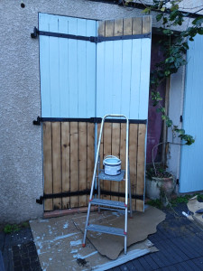 Photo de galerie - Volet ponce et repeint
