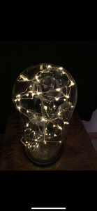 Photo de galerie - Rose éternel en acier sur socle et led 