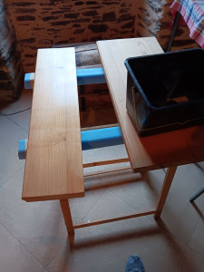 Photo de galerie - Lasure sur étagères en bois 
