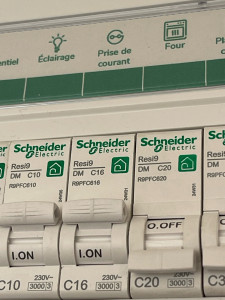 Photo de galerie - Remplace de table électrique 