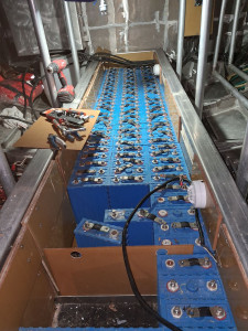 Photo de galerie - Batteries d'alimentation  sur bateaux énergie solaire 