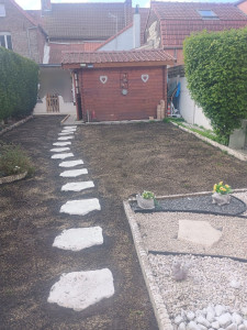 Photo de galerie - Après: Retournement de terrain+ Semi de gazon .