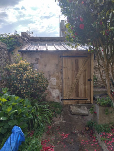Photo de galerie - Création d'un abri de jardin à la base c'était des toilettes turques 