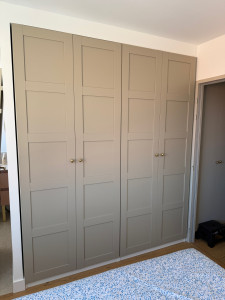 Photo de galerie - Montage d’un dressing PAX de chez IKEA