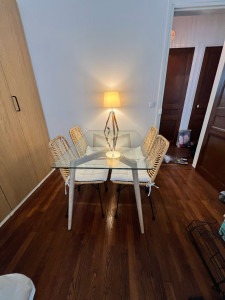 Photo de galerie - Montage table en verre 