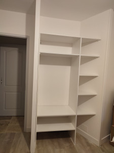 Photo de galerie - Aménagement de placard sur mesure 