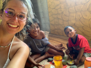 Photo de galerie - Atelier Peinture avec les enfants dont je m’occupais en Colombie !  