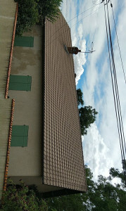 Photo de galerie - Nettoyage de toiture avec protection 