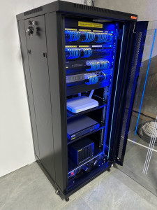 Photo de galerie - BAIE INFORMATIQUE 