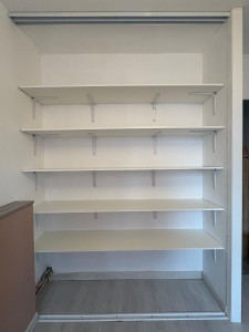 Photo de galerie - Pose d'étagères 