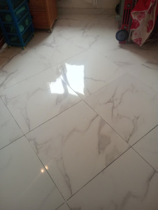 Photo de galerie - Pose du carrelage