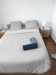 Photo de galerie - Dressarge du lit 
nettoyage du sol et des mur sal
rangement des meubles 
