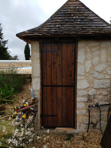 Photo de galerie - Fabrication d'une porte sur mesure pour Local technique de piscine