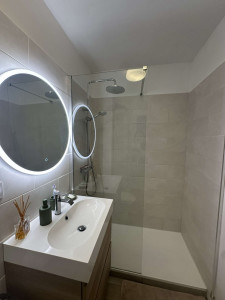 Photo de galerie - Création d’une salle de bain complète (de baignoire à bac à douche)