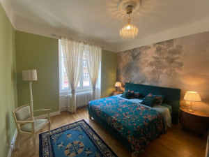 Photo de galerie - Peinture chambre plus pose de papier peint 