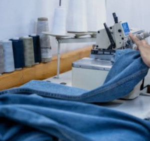 Photo de galerie - ? Couturier indépendant – Plus de 20 ans d'expérience
Bonjour,
Je suis couturier indépendant, spécialisé en retouches et confection, avec plus de 20 ans d'expérience. J'ai collaboré avec plusieurs entreprises et je mets mon savoir-faire au service des pa