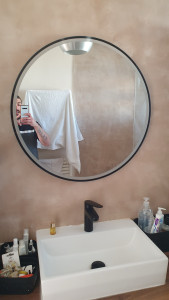 Photo de galerie - Pause et connexion d’un miroir intelligent