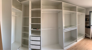 Photo de galerie - Montage d’un gros dressing IKEA 