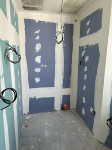 Photo de galerie - Création arrivée eau froide/chaude, arrivée évier/ballon d’eau chaude/toilette/machine à laver.