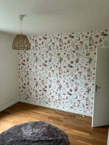 Photo de galerie - Rénovation chambre avec pose papier peint raccord droit